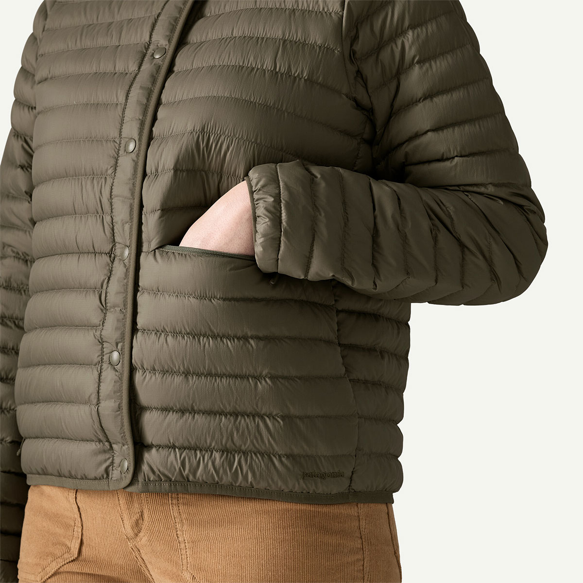 Patagonia  | Women's Lightweight Reversible Down Sweater Cardigan��31905��