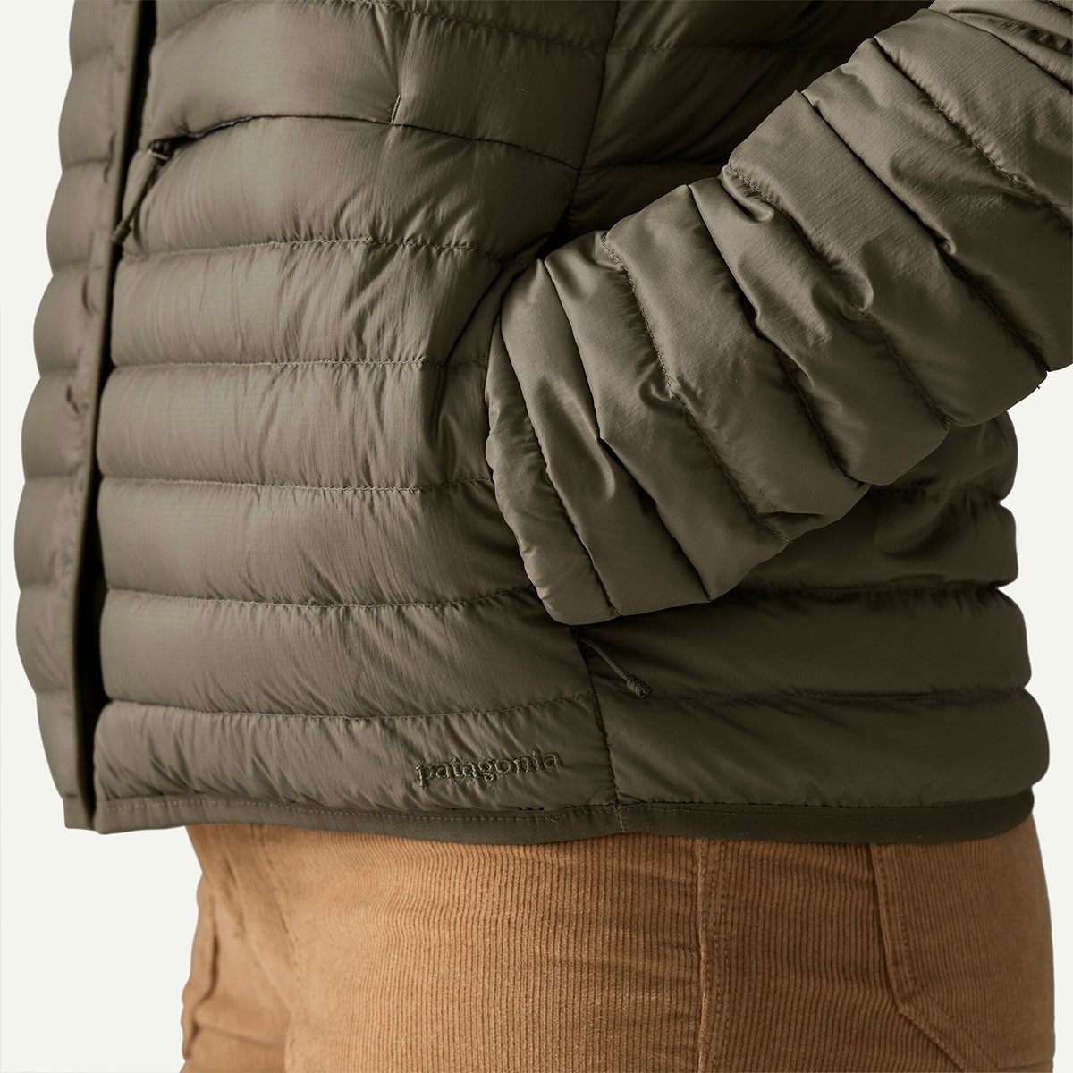 Patagonia  | Women's Lightweight Reversible Down Sweater Cardigan��31905��