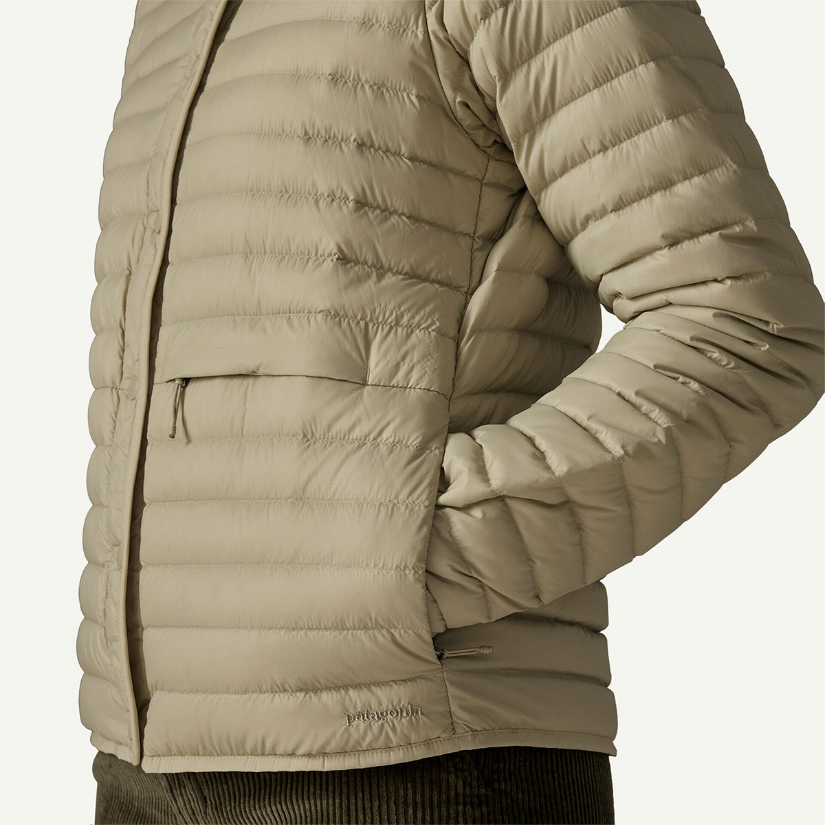 Patagonia  | Women's Lightweight Reversible Down Sweater Cardigan��31905��