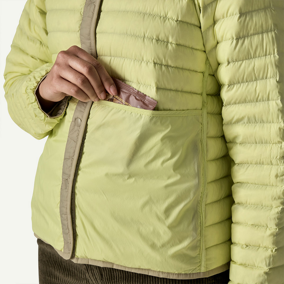 Patagonia  | Women's Lightweight Reversible Down Sweater Cardigan��31905��