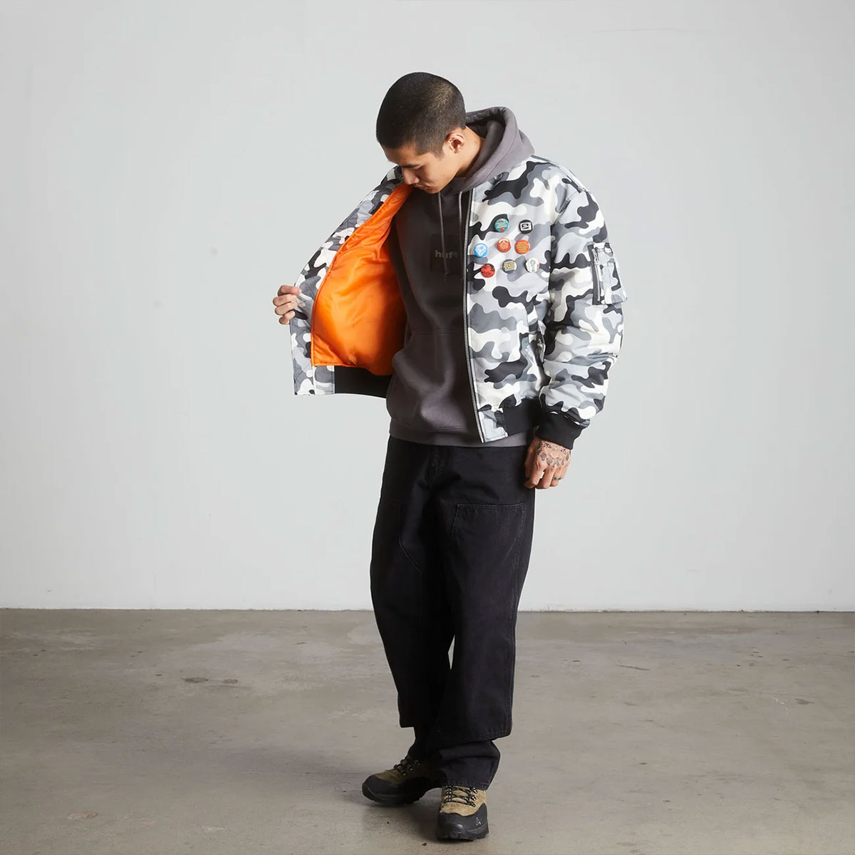 HUF  | OLYMPIA CAMO FLIGHT JACKET��JK00525��