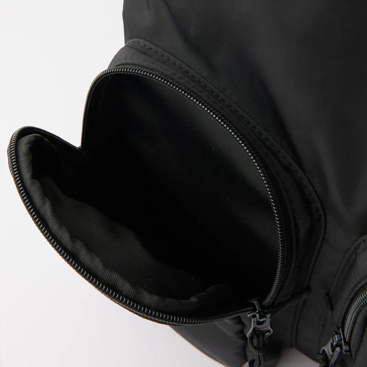 ���å��������� �Хå��ѥå� ���å� ������ ��30L A4��Ǽ��ǽ PC�ݥ��å� �̶� �̳� ���� �� ������ �֥�å� �͵��֥��� X-GIRL ���� | LOGO JACQUARD TAPE BACKPACK��105251053009��