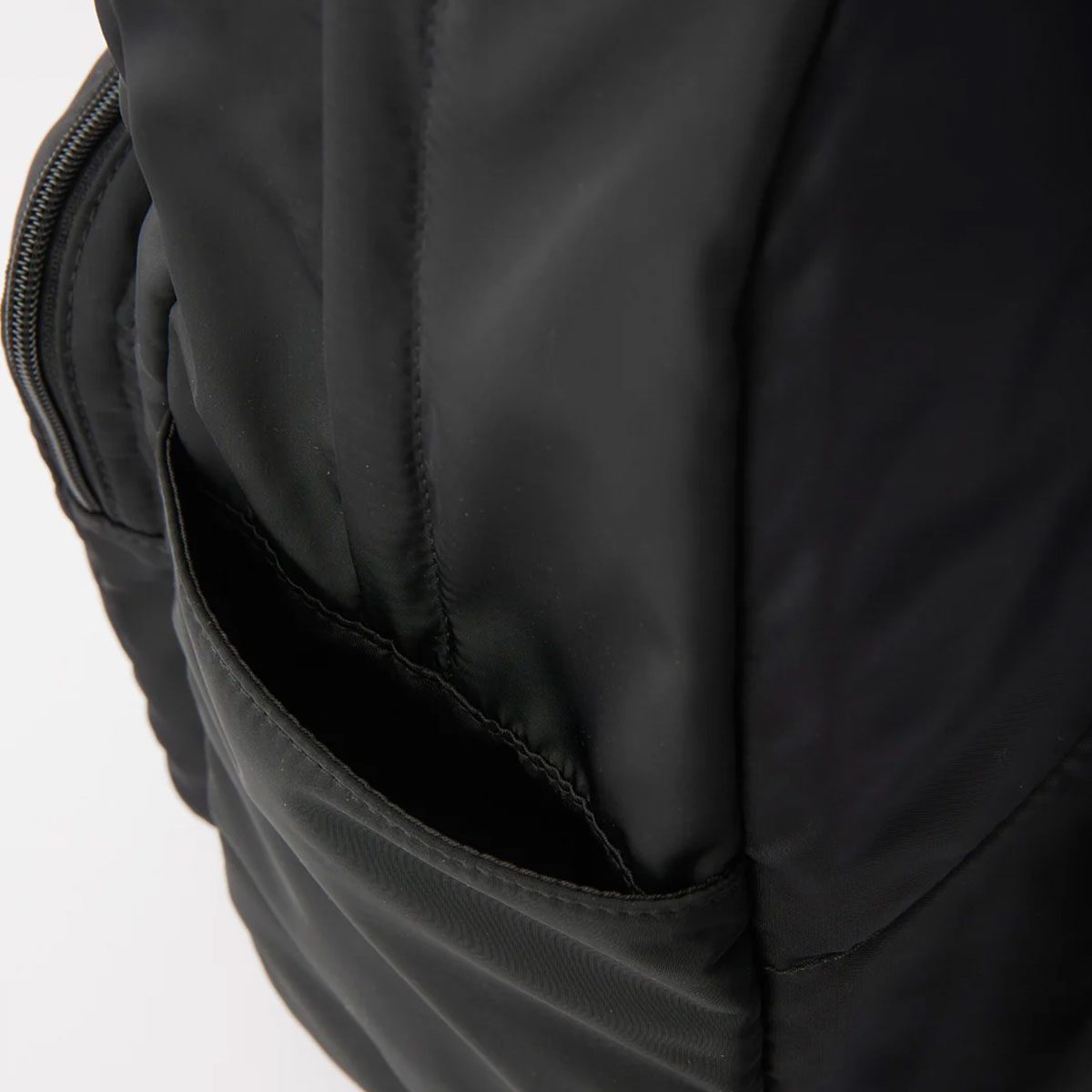 ���å��������� �Хå��ѥå� ���å� ������ ��30L A4��Ǽ��ǽ PC�ݥ��å� �̶� �̳� ���� �� ������ �֥�å� �͵��֥��� X-GIRL ���� | LOGO JACQUARD TAPE BACKPACK��105251053009��