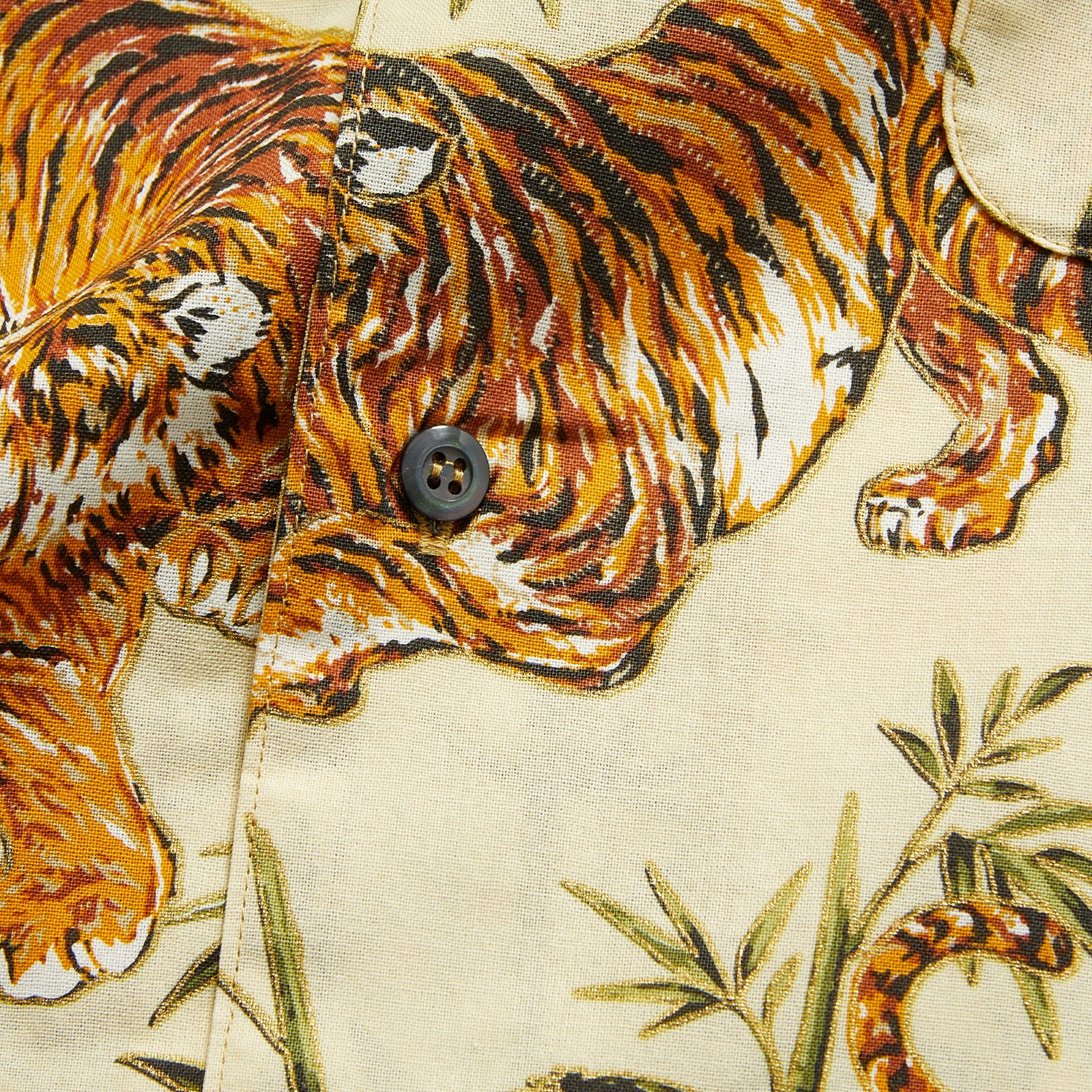 和柄アロハシャツ