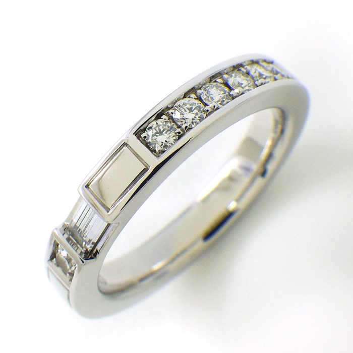 ハリーウィンストン HARRY WINSTON リング トラフィック アクセント バンド WBDPACRFTRF 1ポイント バゲットカット ダイヤモンド 7ポイント ラウンド ダイヤモンド 計0.22ct PT950 6号 【箱・保付き】 【中古】