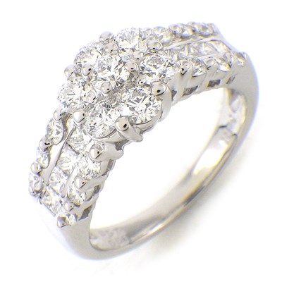 【ダイヤモンド ダイヤモンド】 リング フラワーモチーフ パヴェ ダイヤモンド 計0.571ct ダイヤモンド 計0.50ct PT900 10.5号 【中古】