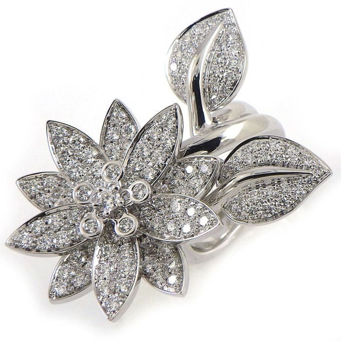 ヴァンクリーフ＆アーペル Van Cleef & Arpels リング ロータス アントレ レ ドア VCARP1ND00 フラワーモチーフ 2WAY 127ポイント ダイヤモンド 計2.13ct K18WG 12号 / #52 【箱・保付き】 【中古】