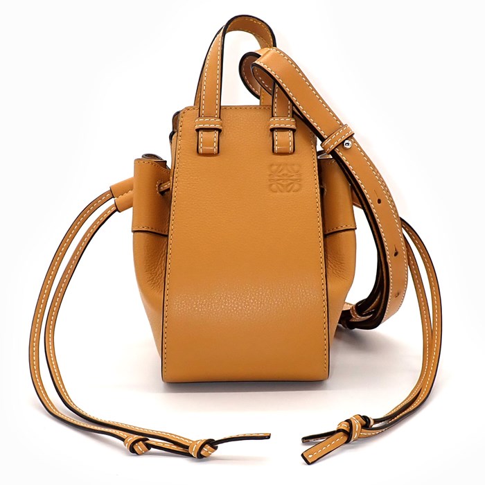 ロエベ LOEWE ハンドバッグ ショルダーバッグ ハンモック ドローストリングバッグ ミニ キャメル ソフトグレインカーフ 【中古】