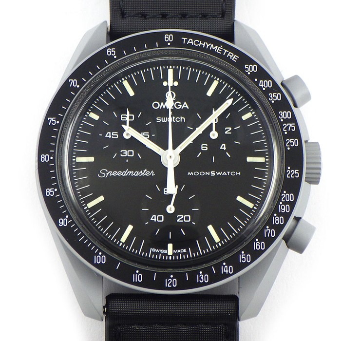 スウォッチ×オメガ Swatch×OMEGA 腕時計 スピードマスター ミッショントゥザムーン SO33M100 ブラック文字盤 クロノグラフ スモールセコンド グレー バイオセラミック ナイロンベルト クオーツアナログ 【箱・保付き】 【中古】