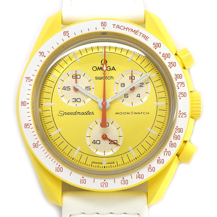 スウォッチ×オメガ Swatch×OMEGA 腕時計 ミッショントゥザサン SO33J100 太陽 イエロー文字盤 クロノグラフ スモールセコンド バイオセラミック ナイロンベルト クオーツアナログ 【箱・保付き】 【中古】