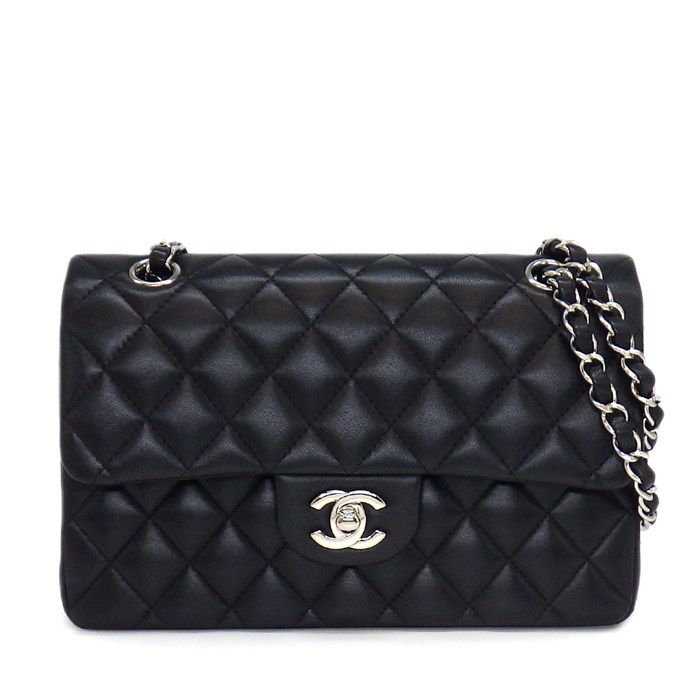 シャネル CHANEL ショルダーバッグ マトラッセ23 クラシック スモール ハンドバッグ A01113 2021年以降 ブラック ラムスキン 【中古】