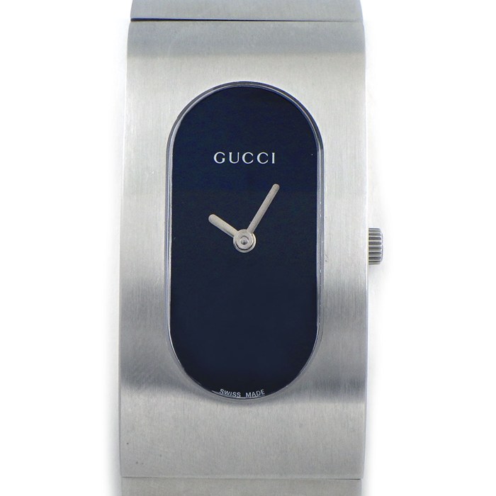 グッチ GUCCI 腕時計 バングルウォッチ 2400L ブラック文字盤 サテン仕上げ SS クオーツアナログ 【中古】