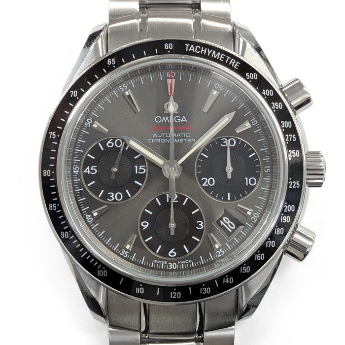 オメガ OMEGA 腕時計 スピードマスター デイト 323.30.40.40.06.001 クロノメーター クロノグラフ タキメーター スモールセコンド 夜光インデックス 夜光針 サンレイ グレー/ブラック文字盤 SS 自動巻き 【OH済み】 【中古】