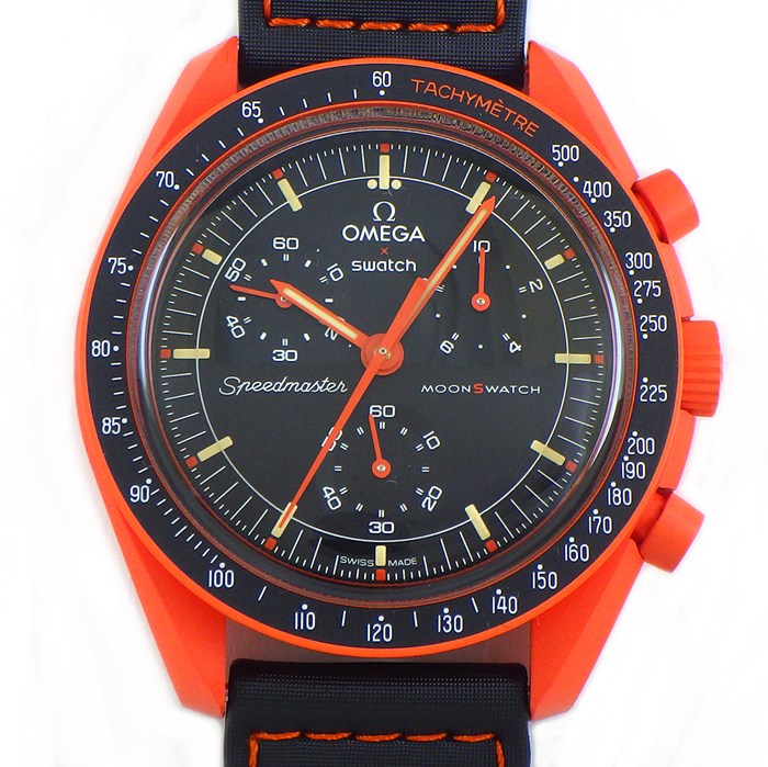 スウォッチ×オメガ Swatch×OMEGA 腕時計 スピードマスター ミッションオンアース LAVA SO330100 クロノグラフ タキメーター スモールセコンド 夜光インデックス 夜光針 ブラック文字盤 バイオセラミック クオーツアナログ 【中古】