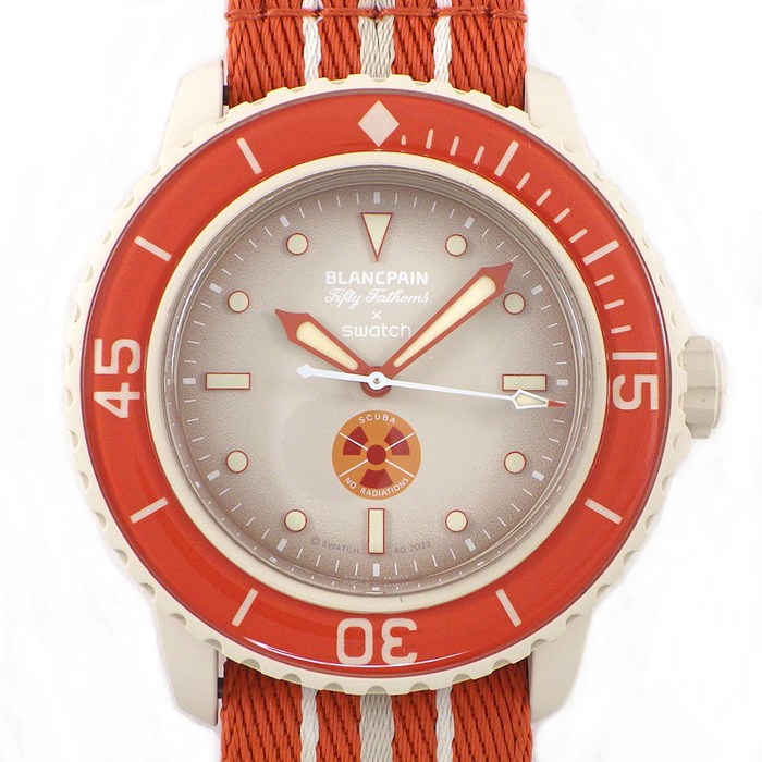 Blancpain X Swatch 腕時計 スクーバ フィフティ ファゾムス アークティックオーシャン S035N100 ベージュ文字盤 夜光インデックス 裏スケ 夜光針 夜光ベゼル 回転ベゼル 自動巻き 【箱・保付き】 【中古】