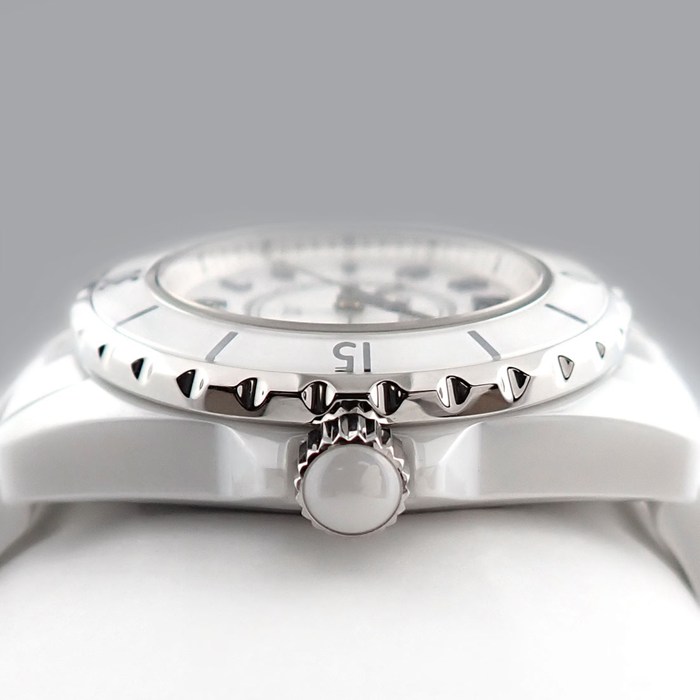 シャネル CHANEL 腕時計 J12 H0968 デイト 回転ベゼル 夜光インデックス 夜光針 ブラックインデックス ホワイト文字盤 SS ホワイトセラミック クオーツアナログ 【中古】