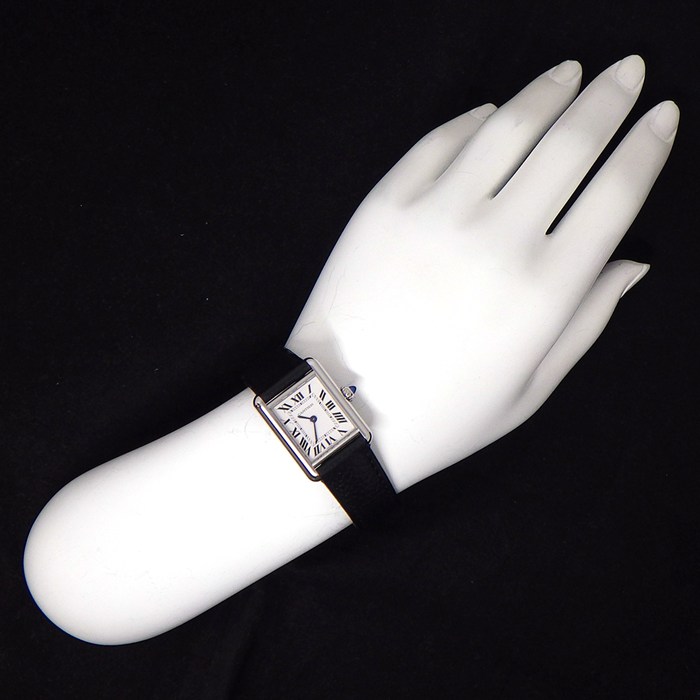 カルティエ Cartier 腕時計 タンク マスト SM WSTA0042 レクタンギュラー シルバー文字盤 ローマンインデックス SS ブラック 牛革ベルト クオーツアナログ 【箱・保付き】 【中古】