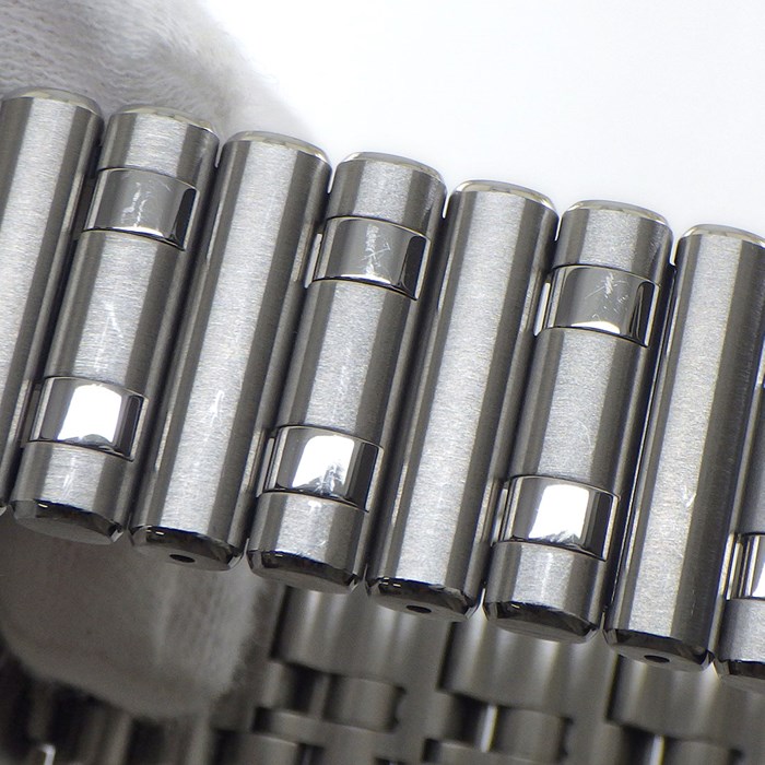 ブライトリング Breitling 腕時計 クロノマット B01 42 ベントレー AB0134/AB01343A1L1A1 デイト カレンダー クロノグラフ 夜光針/インデックス スモールセコンド 裏スケ 回転式ベゼル グリーン サンレイ文字盤 SS 自動巻き 【箱・保付き】 【中古】