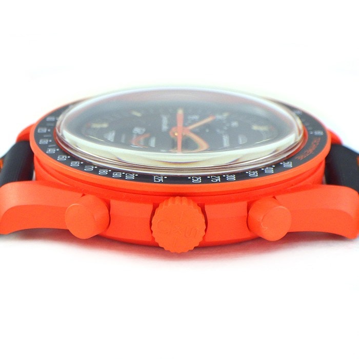 スウォッチ×オメガ Swatch×OMEGA 腕時計 スピードマスター ミッションオンアース LAVA SO330100 クロノグラフ タキメーター スモールセコンド 夜光インデックス 夜光針 ブラック文字盤 バイオセラミック クオーツアナログ 【中古】