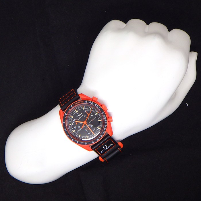 スウォッチ×オメガ Swatch×OMEGA 腕時計 スピードマスター ミッションオンアース LAVA SO330100 クロノグラフ タキメーター スモールセコンド 夜光インデックス 夜光針 ブラック文字盤 バイオセラミック クオーツアナログ 【中古】