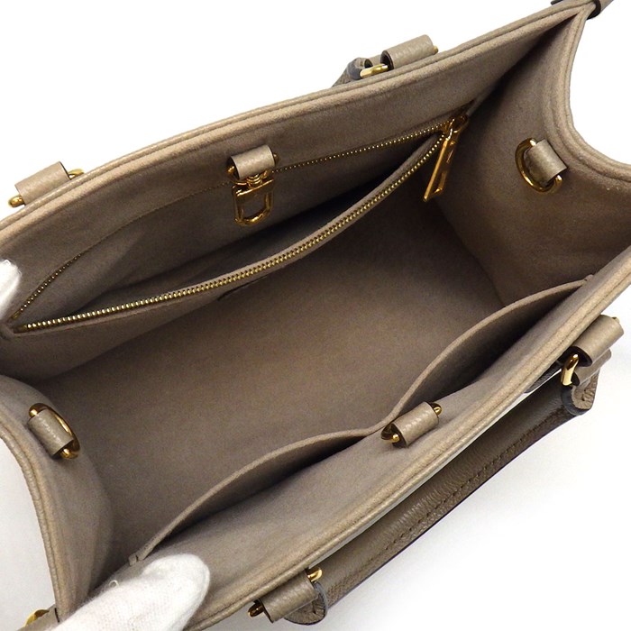 ルイ・ヴィトン Louis Vuitton ハンドバッグ オンザゴー PM M45779 トゥルトレール クレーム バイカラー モノグラム アンプラント ゴールド金具 【中古】