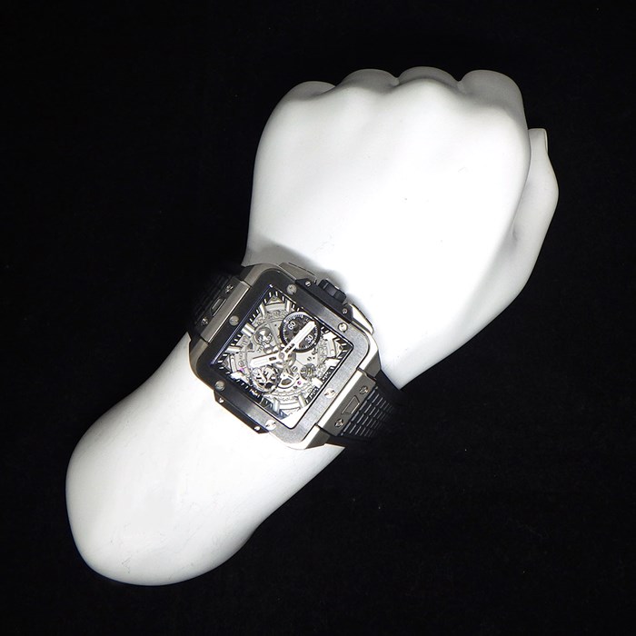 ウブロ Hublot 腕時計 スクエア・バン ウニコ 42mm 821.NM.0170.RX デイト クロノグラフ スモールセコンド 裏スケ スケルトン文字盤 チタン セラミック メッシュ ラバーベルト 自動巻き 【箱・保付き】 【中古】