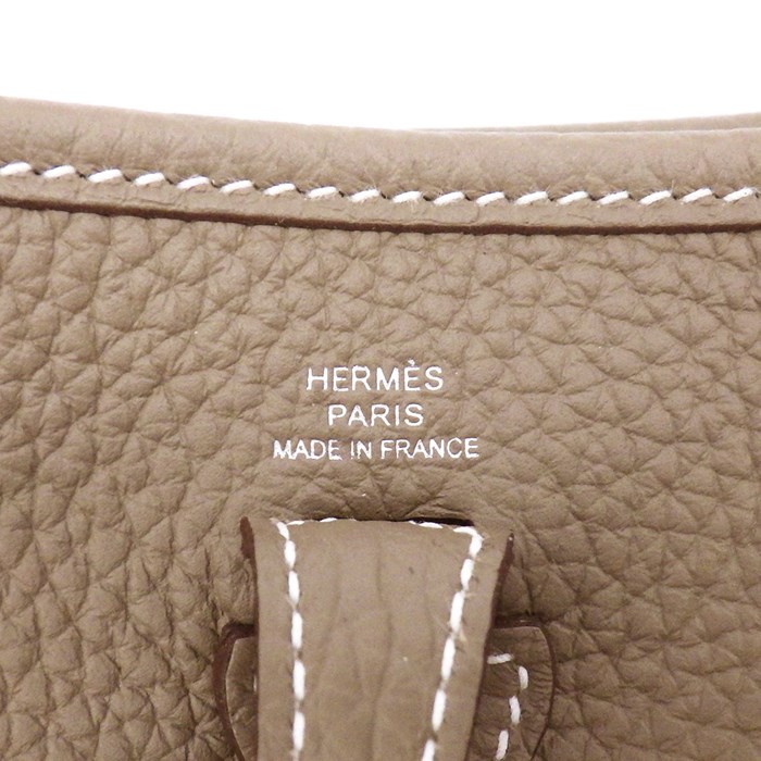 エルメス HERMES ショルダーバッグ エヴリン アマゾーヌTPM 2024年製 (W刻印) エトゥープ トリヨンクレマンス (牛革) シルバー金具  【中古】