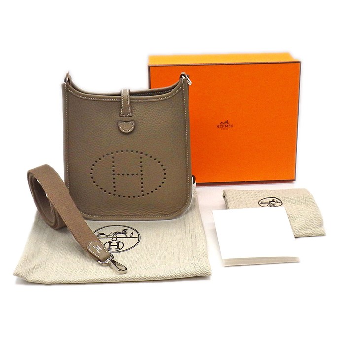 エルメス HERMES ショルダーバッグ エヴリン アマゾーヌTPM 2024年製 (W刻印) エトゥープ トリヨンクレマンス (牛革) シルバー金具  【中古】