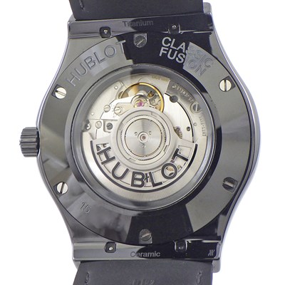 ウブロ Hublot 腕時計 クラシック フュージョン ブラックマジック 45mm 511.CM.1171.RX デイト 裏スケ ビス ブラック文字盤 黒 サテン仕上げ セラミック チタン SS アリゲーターレザー&ラバーベルト 自動巻き 【中古】