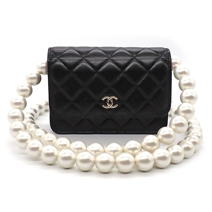 シャネル CHANEL ショルダーバッグ ショルダーウォレット ブラック ラムスキン イミテーションパール 【中古】