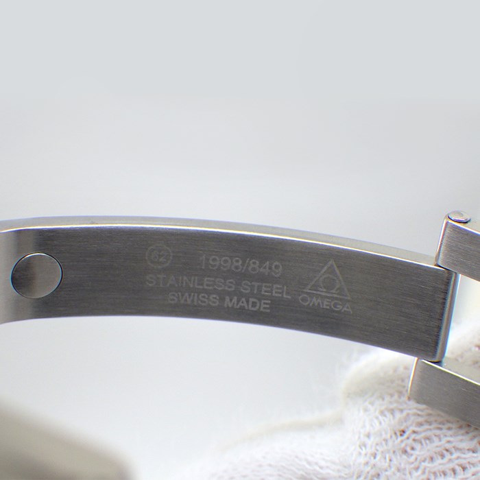 オメガ OMEGA 腕時計 スピードマスター ムーンウォッチ プロフェッショナル 311.30.42.30.01.006 クロノグラフ タキメーター スモールセコンド 裏スケ ブラック 文字盤 SS 黒 手巻き 【中古】