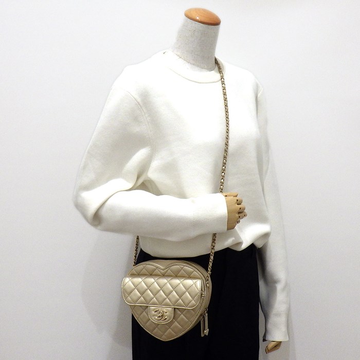 シャネル CHANEL ショルダーバッグ AS3191 ハート マトラッセ ラムスキン (羊皮) ゴールド金具 【中古】