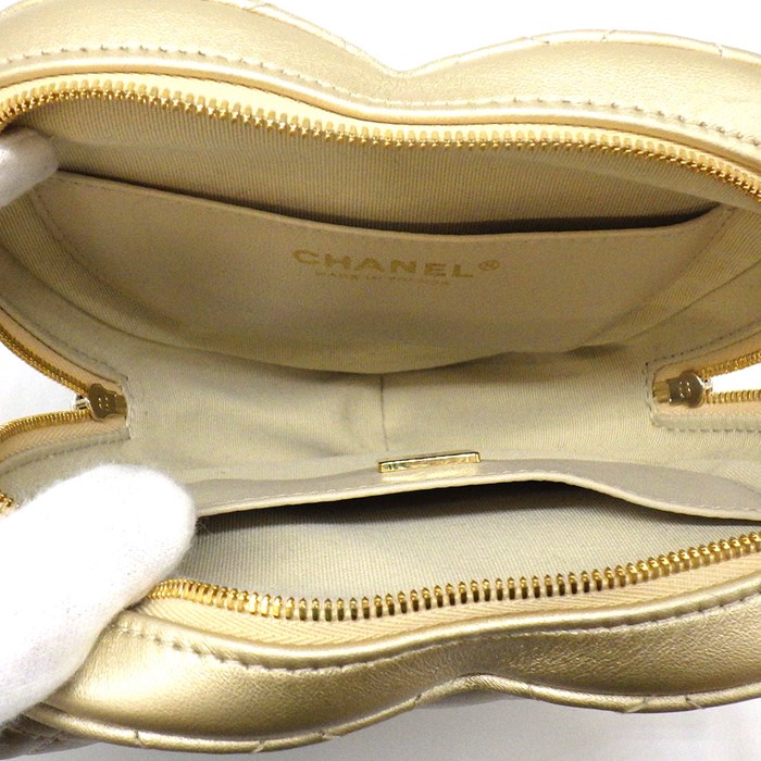 シャネル CHANEL ショルダーバッグ AS3191 ハート マトラッセ ラムスキン (羊皮) ゴールド金具 【中古】