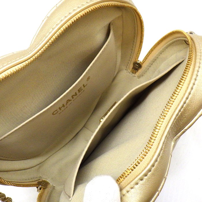 シャネル CHANEL ショルダーバッグ AS3191 ハート マトラッセ ラムスキン (羊皮) ゴールド金具 【中古】