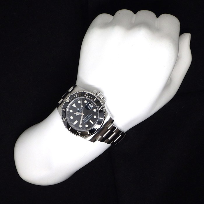 ロレックス Rolex 腕時計 サブマリーナ 116610LN ランダムシリアル ルーレット刻印 ブラック文字盤 デイト 夜光針/インデックス 回転ベゼル SS 自動巻き 【箱・保付き】 【中古】