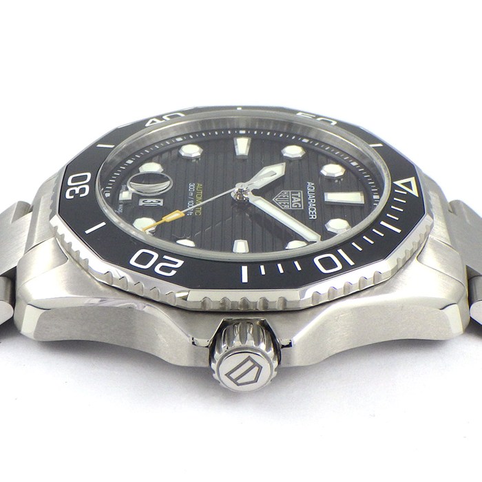 タグ・ホイヤー TAG Heuer 腕時計 アクアレーサー プロフェッショナル300 WBP201A-0/BA0632 デイト 回転ベゼル 夜光 ストライプ ブラック文字盤 SS セラミック 自動巻き 【箱・保付き】 【中古】