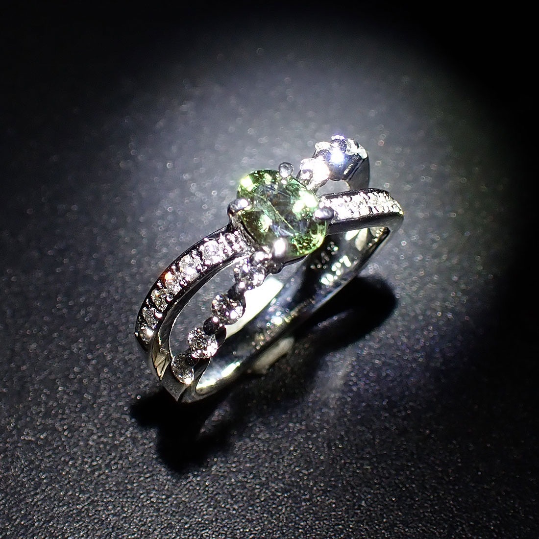 【アレキサンドライト ダイヤモンド】 リング 1ポイント オーバルカット アレキサンドライト 0.43ct ダイヤモンド 計0.27ct PT900 7号 【中古】