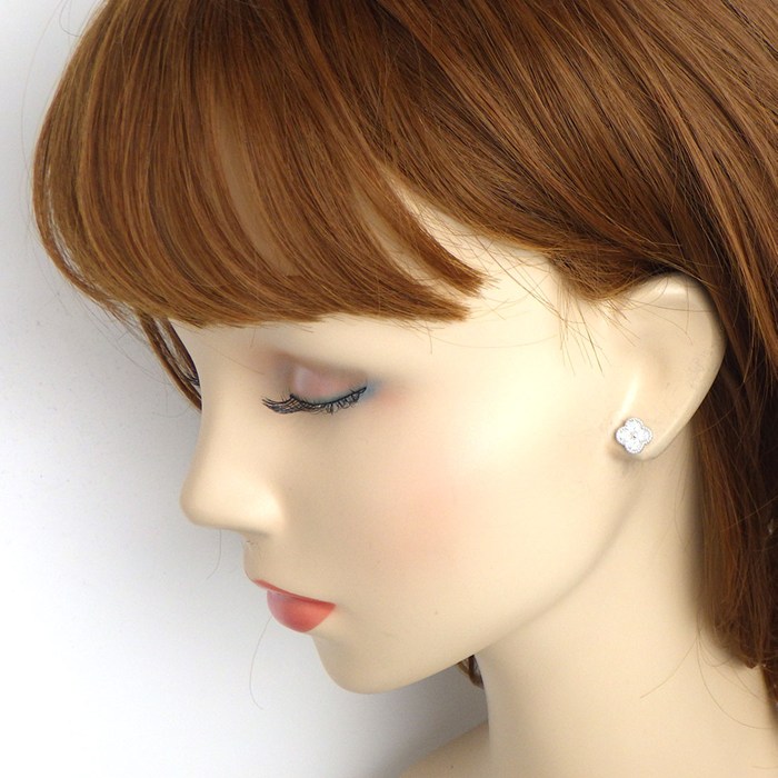 ヴァンクリーフ＆アーペル Van Cleef & Arpels ピアス スウィートアルハンブラ VCARO85500 24ポイント ダイヤモンド 計0.16ct K18WG 【中古】