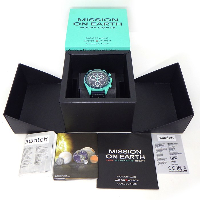 スウォッチ×オメガ Swatch×OMEGA 腕時計 スピードマスター ミッションオンアース POLAR LIGHTS SO33L103 ネイビー文字盤 ターコイズブルー バイオセラミック ナイロンベルト クオーツアナログ 【箱・保付き】 【中古】