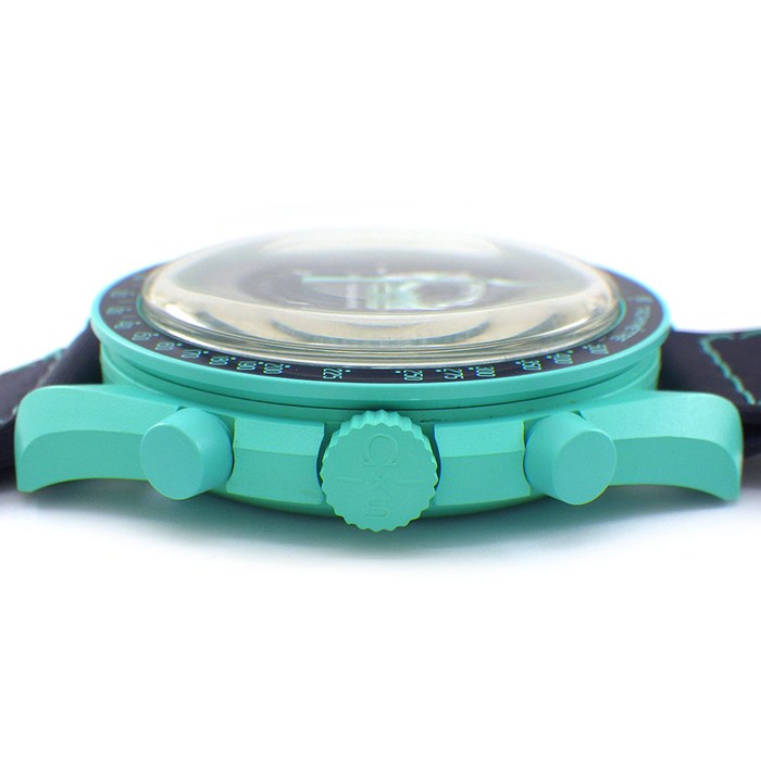 スウォッチ×オメガ Swatch×OMEGA 腕時計 スピードマスター ミッションオンアース POLAR LIGHTS SO33L103 ネイビー文字盤 ターコイズブルー バイオセラミック ナイロンベルト クオーツアナログ 【箱・保付き】 【中古】