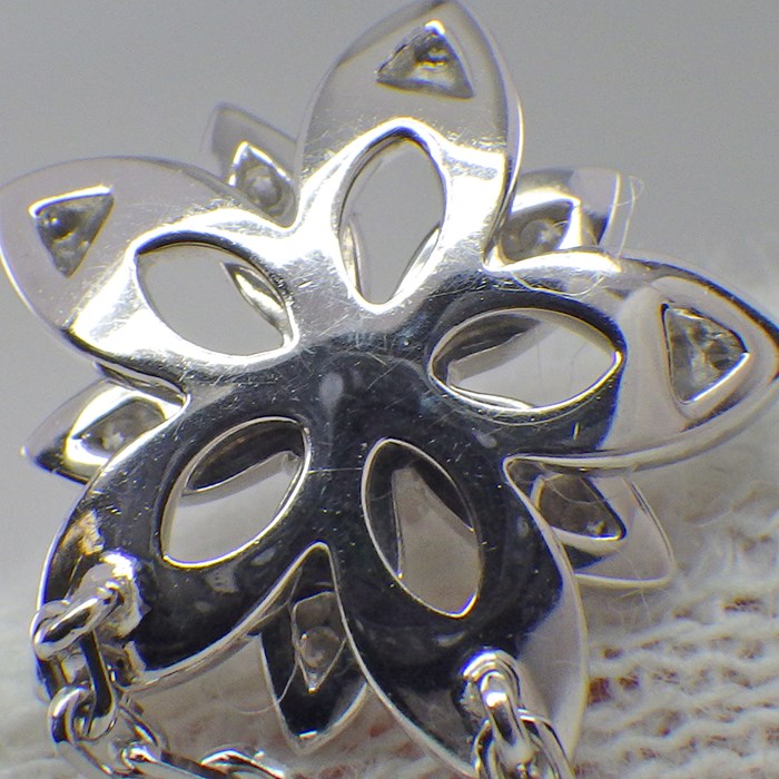 ヴァンクリーフ＆アーペル Van Cleef & Arpels ネックレス ロータス ミニモデル VCARP0ZW00 26ポイント ダイヤモンド 0.15ct K18WG 【中古】