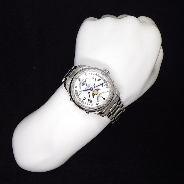 ロンジン Longines 腕時計 マスターコレクション レトログラード ムーンフェイズ L2.738.4.71.6 デイデイト デイナイト表示 スモールセコンド デュアルタイム表示 裏スケ ギョーシェ バーリーコーン シルバー文字盤 SS 自動巻き 【箱・保付き】 【中古】