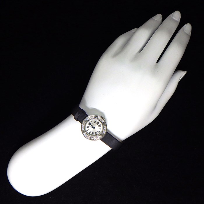 カルティエ Cartier 腕時計 ラブ ウォッチ WE800331 18ポイント ダイヤモンド ベゼル シルバー サンレイ 文字盤 K18WG ブラック サテン/革 ベルト クオーツアナログ 【中古】 カルティエ Cartier 腕時計 ラブ ウォッチ WE800331 18ポイント
