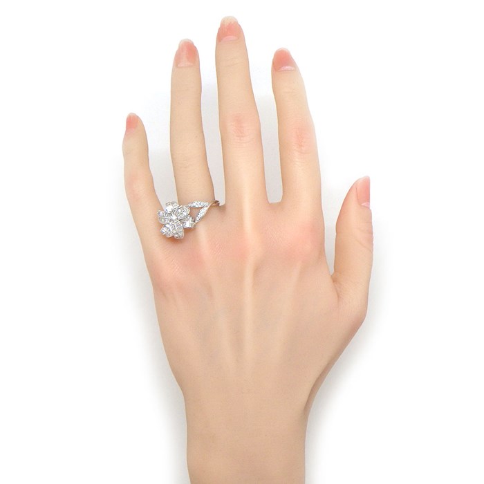 【マルチカットダイヤモンド】 リング 花 フラワーモチーフ ダイヤモンド 計1.00ct K18WG 13号 【中古】