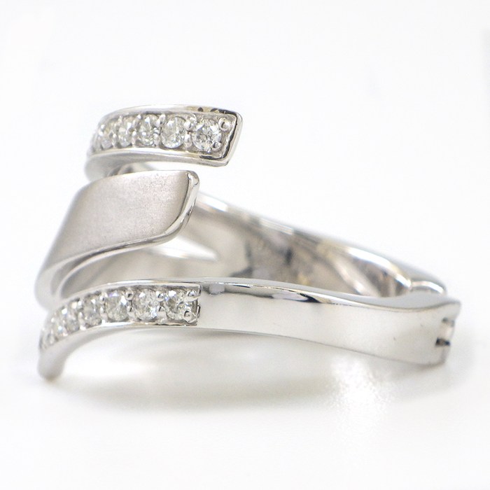 【ダイヤモンド】 リング ラウンドブリリアントカット ダイヤモンド 計0.3ct K18WG 9号 【中古】