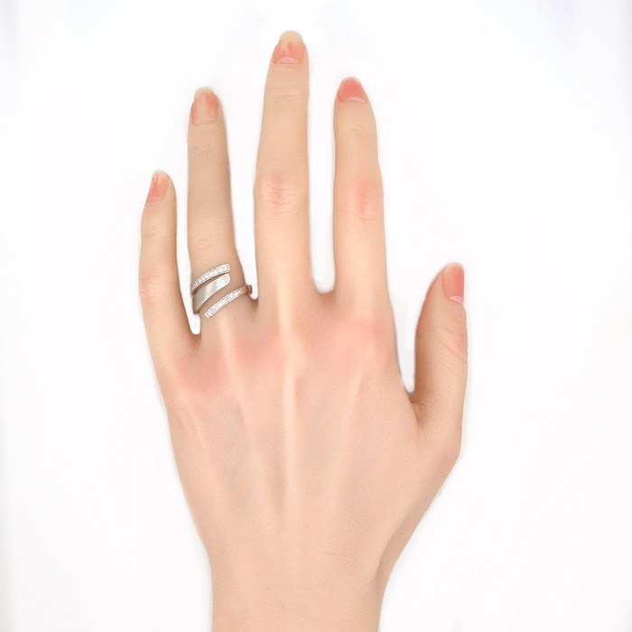 【ダイヤモンド】 リング ラウンドブリリアントカット ダイヤモンド 計0.3ct K18WG 9号 【中古】