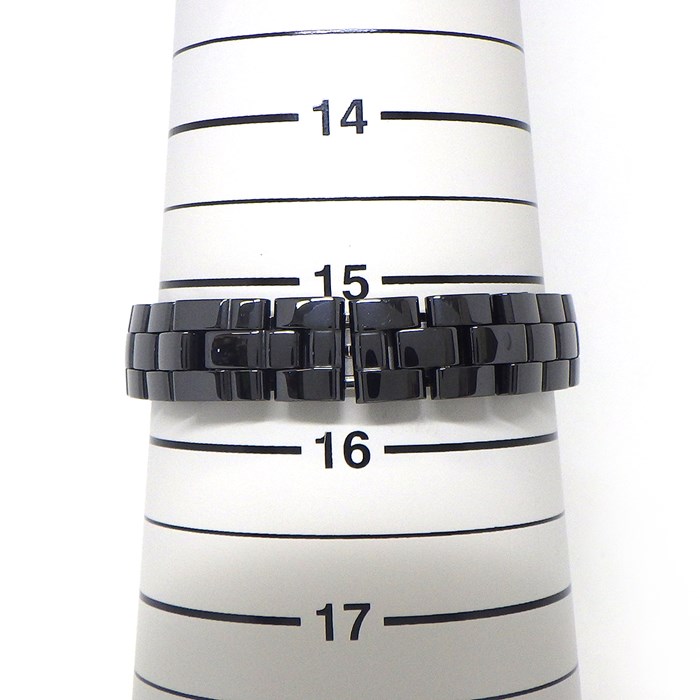 シャネル CHANEL 腕時計 J12 H2571 8ポイント ダイヤインデックス 計0.04ct 40ポイント ダイヤベゼル 計0.90ct ブラック 文字盤 セラミック SS クオーツアナログ 【中古】
