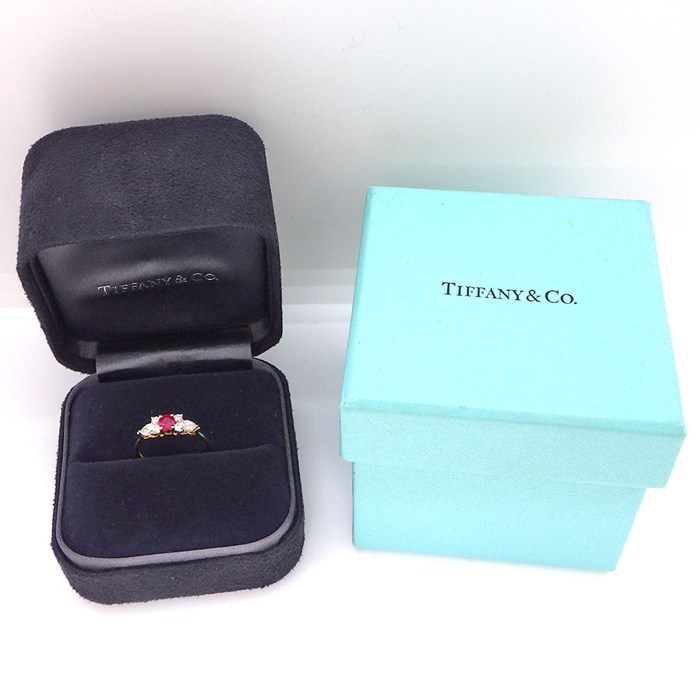 ティファニー Tiffany & Co. リング セブンストーン サイドストーン クラスター エンゲージメント バンド 1ポイント ルビー 6ポイント ダイヤモンド K18YG 10.5号 【中古】