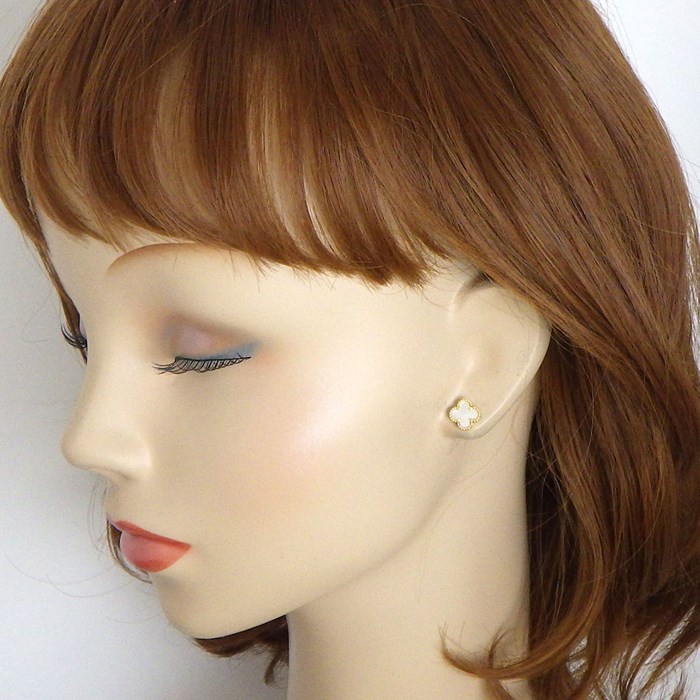 ヴァンクリーフ＆アーペル Van Cleef & Arpels ピアス スウィート アルハンブラ VCARA44800 ホワイト シェル K18YG 【箱・保付き】 【中古】