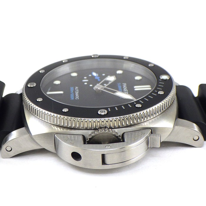 パネライ PANERAI 腕時計 サブマーシブル PAM02683 デイト スモールセコンド 回転ベゼル 夜光インデックス 夜光針 ブラック文字盤 SS ブラックラバーベルト 自動巻き 【中古】